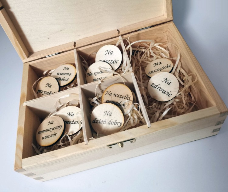 prezent na ślub pudełko wspomnień niezbędnik małżeński środek 2.jpg